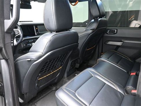 Used 2023 Ford Bronco Badlands image 16