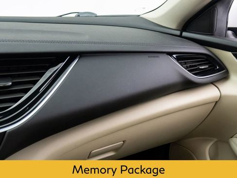 Used 2019 Buick Regal Essence w/ Driver Confidence Package I image 26