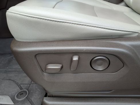 Used 2023 Chevrolet Tahoe Z71 image 9