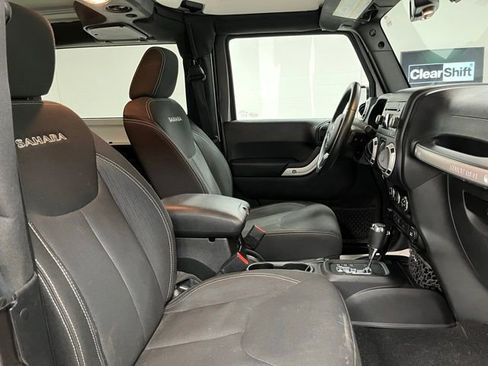 Used 2016 Jeep Wrangler Sahara w/ Connectivity Group AWD/4WD image 39