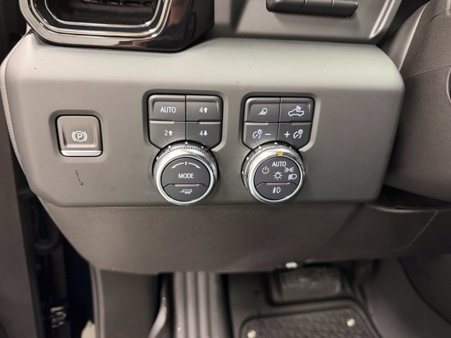 Certified 2024 GMC Sierra 1500 AT4 w/ Technology Package AWD/4WD image 17