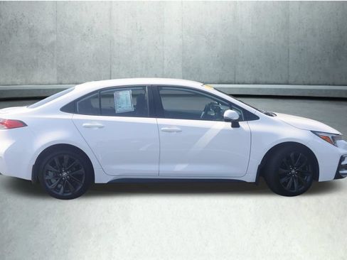 Used 2025 Toyota Corolla SE FWD image 19