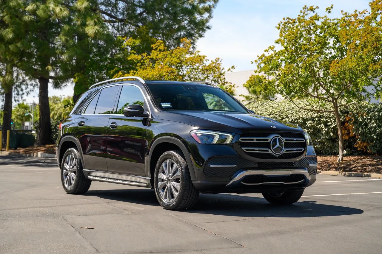 Used 2021 Mercedes-Benz GLE 350 w/ Premium Package image 2