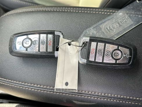 Used 2022 Ford Escape Titanium w/ Titanium Elite Package AWD/4WD image 26