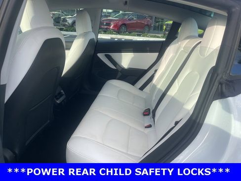 Used 2020 Tesla Model 3 Standard Range image 8