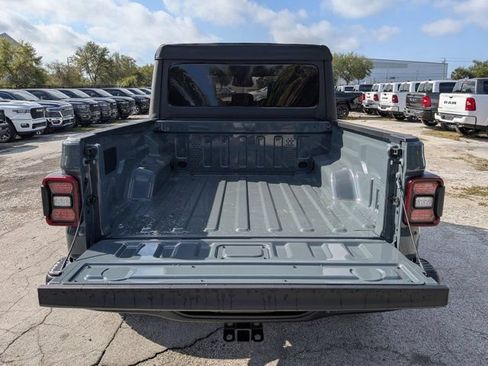 New 2026 Jeep Gladiator Rubicon w/ Safety Group AWD/4WD image 12