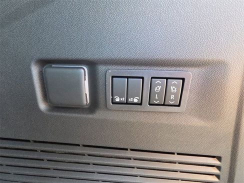 New 2026 Chevrolet Suburban High Country image 35