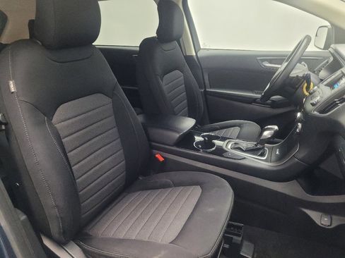 Used 2018 Ford Edge SE image 21
