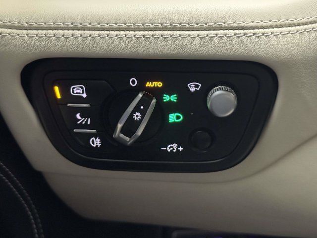 Used 2020 Bentley Bentayga AWD/4WD image 35