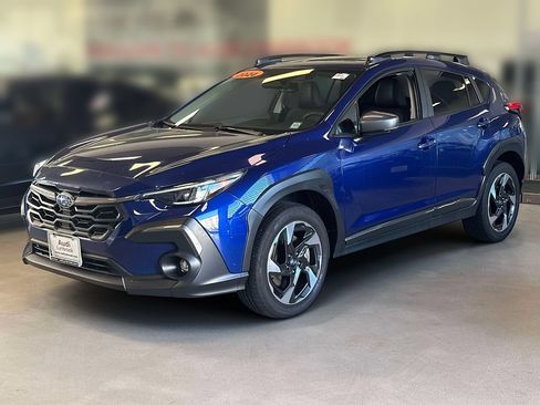 Used 2024 Subaru Crosstrek 2.5i Limited AWD/4WD image 3