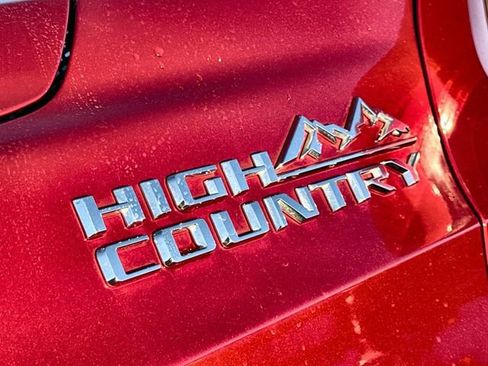 Used 2021 Chevrolet Suburban High Country image 23