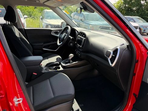 Certified 2023 Kia Soul LX w/ LX Technology Package FWD image 22