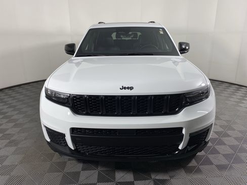 New 2025 Jeep Grand Cherokee L Limited w/ Black Appearance Package image 12