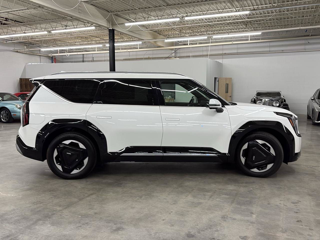 Used 2024 Kia EV9 Land AWD/4WD image 6