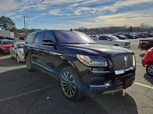 Used 2020 Lincoln Navigator L Reserve AWD/4WD image 2