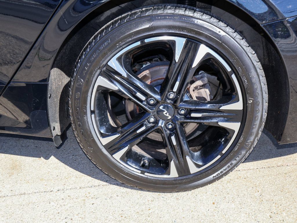 Used 2022 Kia K5 GT-Line AWD/4WD image 10