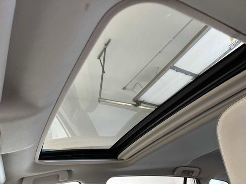 Used 2015 Toyota RAV4 XLE image 16