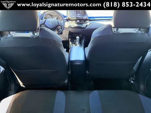 Used 2021 Toyota C-HR XLE FWD image 11