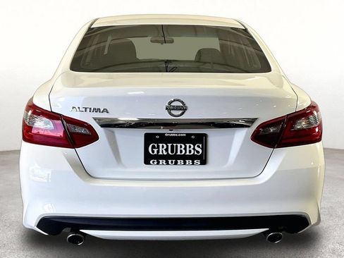 Used 2018 Nissan Altima 2.5 S w/ S Convenience Package FWD image 5