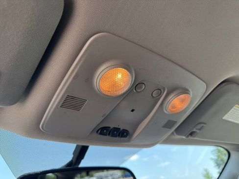 Used 2013 Chevrolet Traverse LT image 19