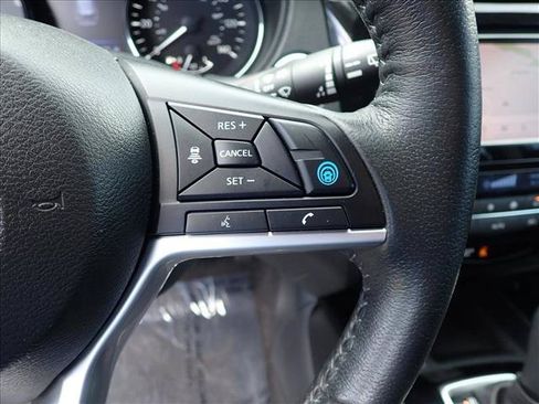 Used 2019 Nissan Rogue SL AWD/4WD image 16