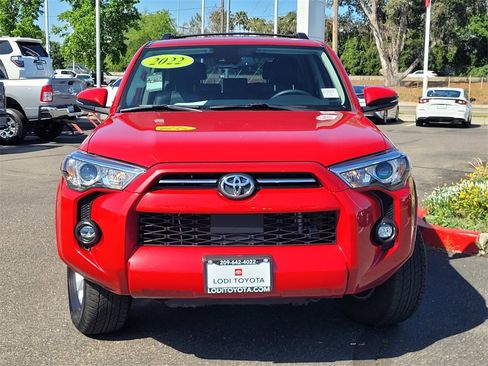 Used 2022 Toyota 4Runner SR5 Premium image 2