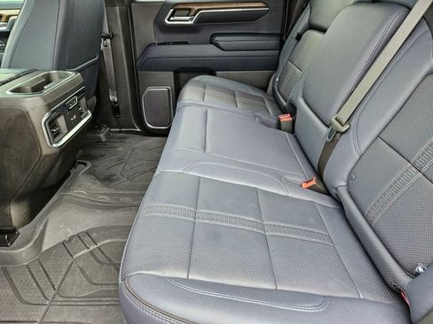 Used 2023 Chevrolet Silverado 1500 High Country w/ High Country Premium Package AWD/4WD image 36