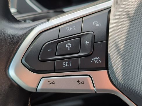 Used 2024 Volkswagen Tiguan SE AWD/4WD image 12