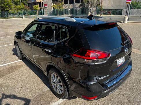 Used 2018 Nissan Rogue SV FWD image 28