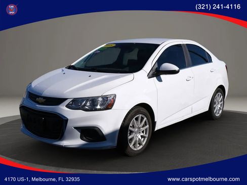 Used 2018 Chevrolet Sonic Premier w/ Driver Confidence Package image 1