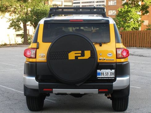 Used 2007 Toyota FJ Cruiser 2WD image 16