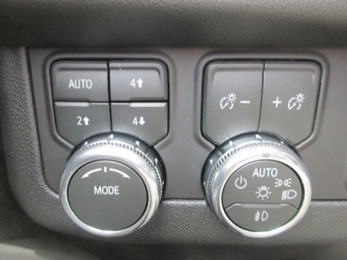 New 2026 GMC Yukon XL Elevation AWD/4WD image 17