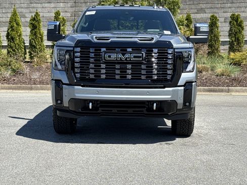 New 2026 GMC Sierra 2500 Denali Ultimate AWD/4WD image 3