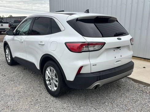 Used 2021 Ford Escape SE FWD image 3
