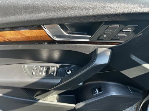 Used 2018 Audi Q5 2.0T Premium Plus w/ Premium Plus Package image 17