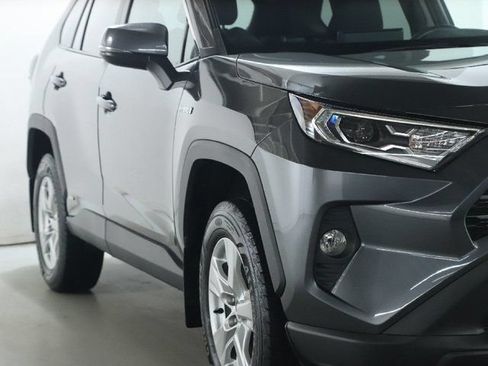 Used 2021 Toyota RAV4 XLE w/ Convenience Package AWD/4WD image 10