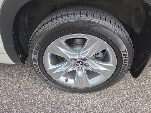 Used 2018 Toyota Highlander Limited w/ Protection Package #3 AWD/4WD image 18