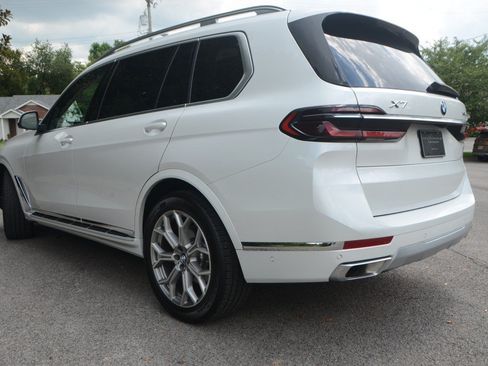 Used 2025 BMW X7 xDrive40i AWD/4WD image 23