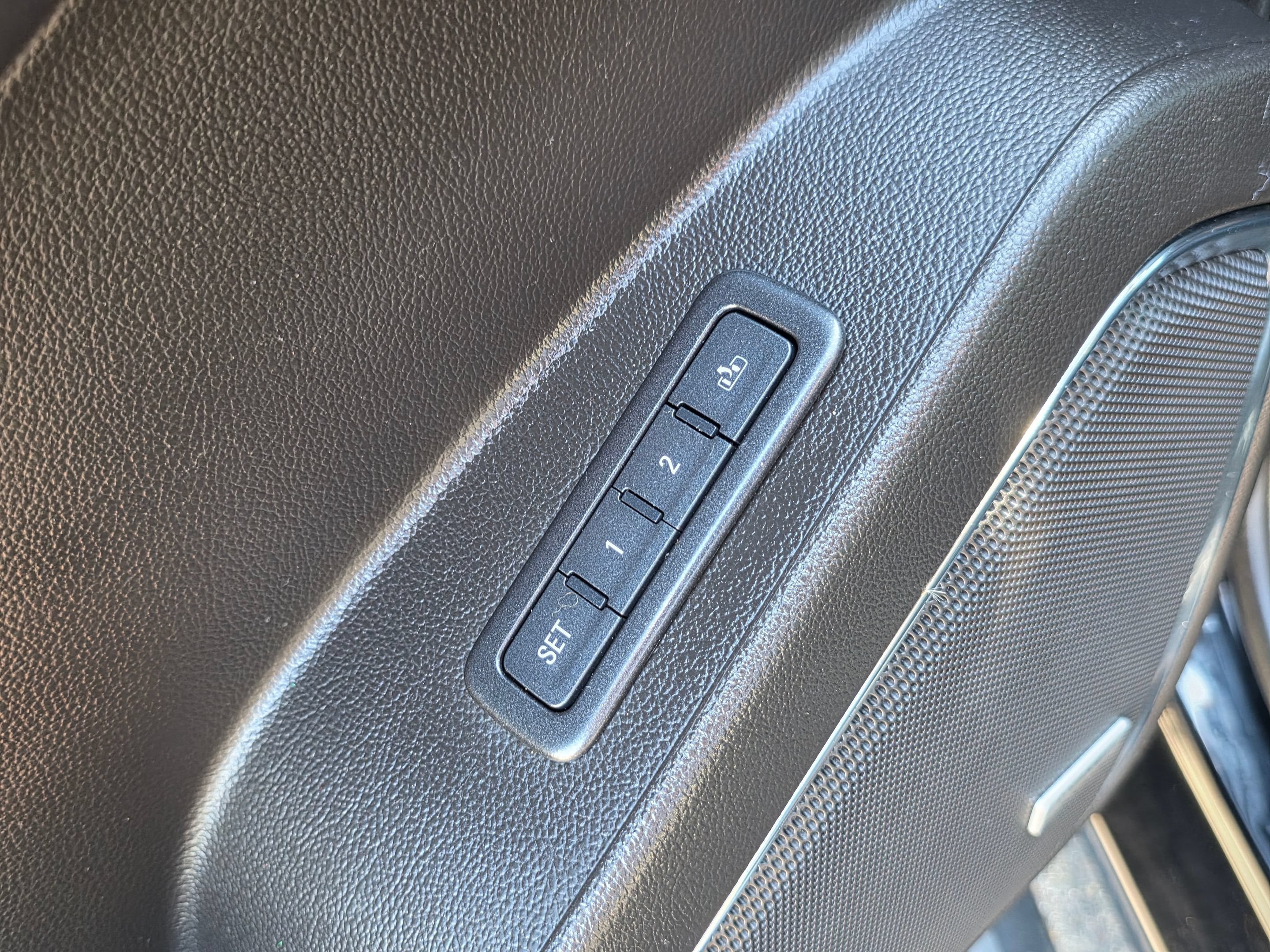 Used 2017 GMC Yukon Denali AWD/4WD image 31
