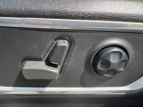 Used 2021 RAM 1500 Laramie AWD/4WD image 29