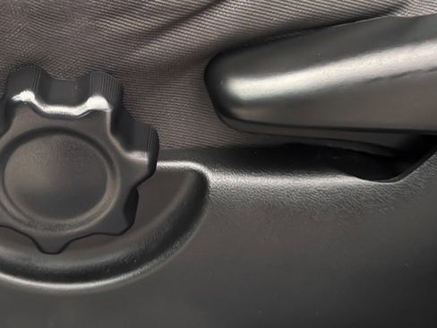 Used 2016 Toyota Tacoma TRD Off-Road w/ Towing Package image 26