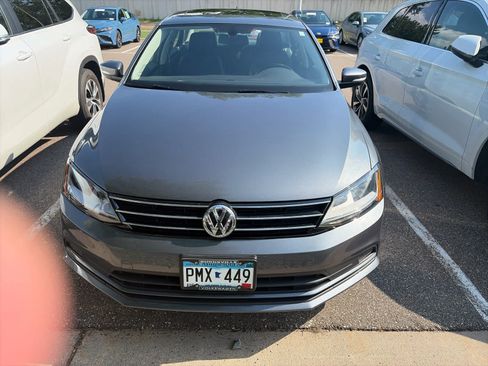 Used 2017 Volkswagen Jetta SEL FWD image 6