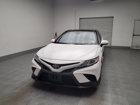 Used 2019 Toyota Camry SE w/ Carpet Mat Package FWD image 15