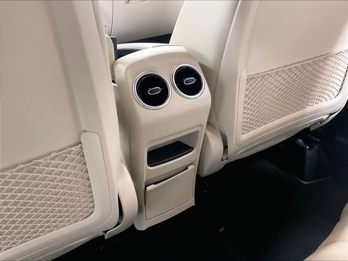 Used 2025 Mercedes-Benz GLA 250 4MATIC image 28