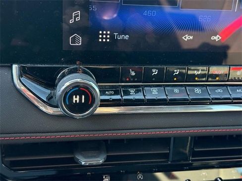 Used 2023 Chevrolet Colorado Z71 w/ Z71 Convenience Package 2 image 23