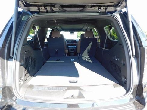New 2025 Chevrolet Suburban High Country image 29