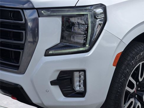 Used 2024 GMC Yukon AT4 w/ Technology Package AWD/4WD image 10