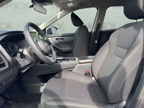 Used 2024 Nissan Rogue S FWD image 9