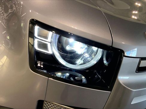 Used 2023 Land Rover Defender 110 X-Dynamic SE image 27