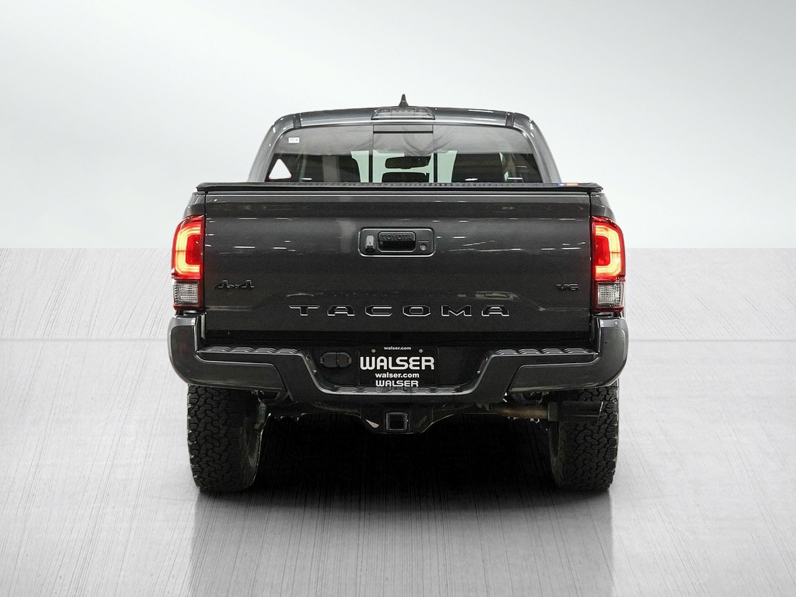 Used 2021 Toyota Tacoma SR5 w/ Technology Package AWD/4WD image 4